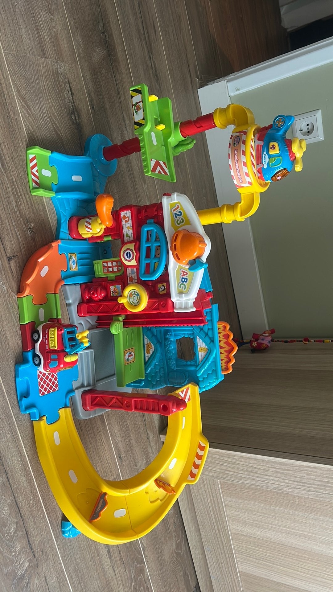 Toet toet auto’s brandweerkazerne, Kinderen en Baby's, Ophalen of Verzenden, Zo goed als nieuw, 2 tot 4 jaar