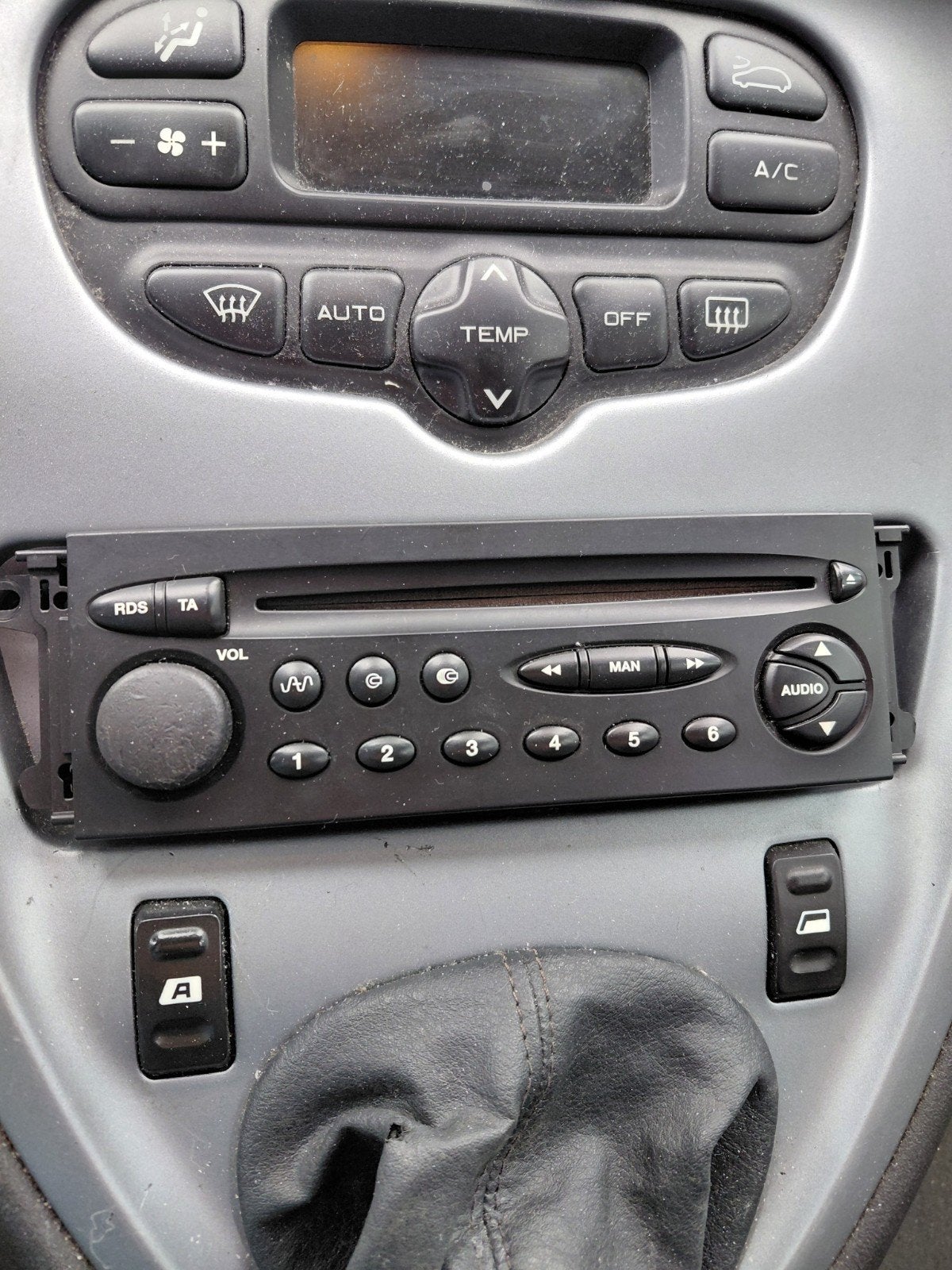 te koop autoradio cd speler van xsara picasso, Ophalen