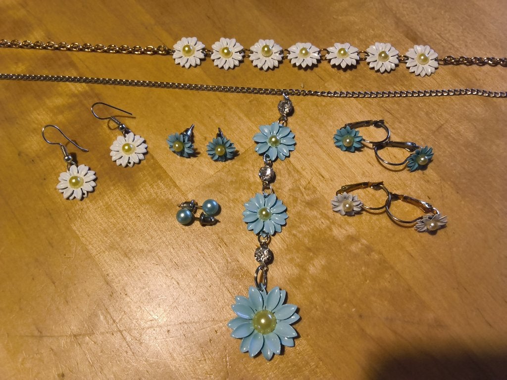 Bloemen ketting setje, Ophalen of Verzenden, Nieuw, Overige materialen, Met hanger