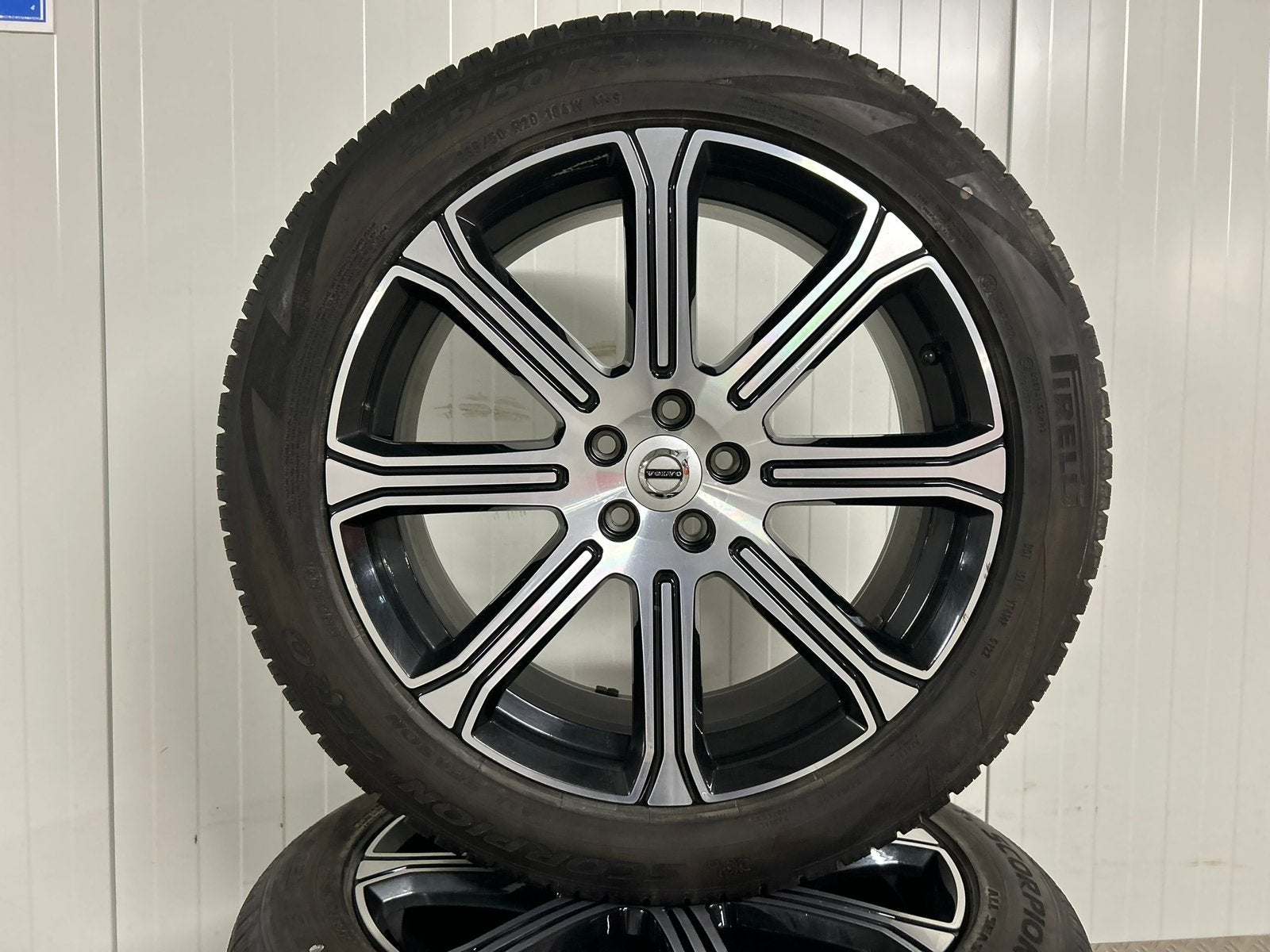 Originele Volvo XC60 XC40 20 inch 5x108 Pirelli Allseason, Auto-onderdelen, Ophalen, Gebruikt, Banden en Velgen, 235 mm