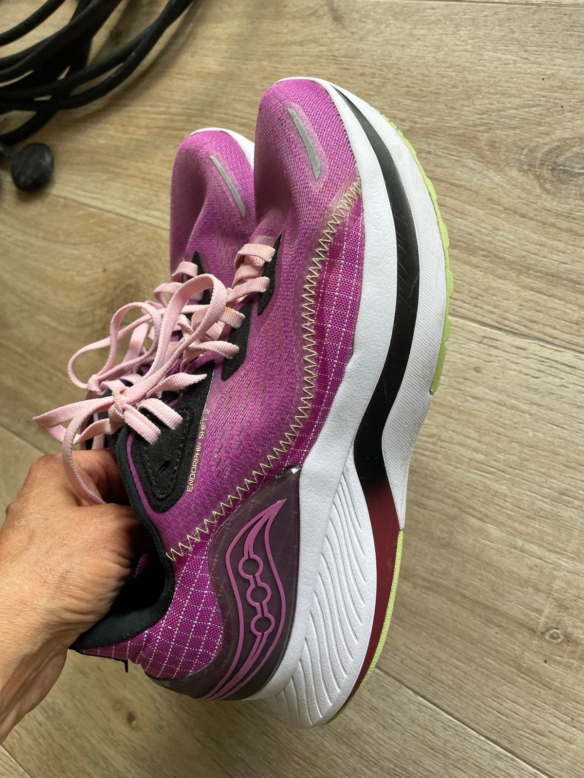 Saucony Endorphin Shift Hardloopschoenen - Dames, Ophalen of Verzenden, Zo goed als nieuw, Overige kleuren, Sportschoenen