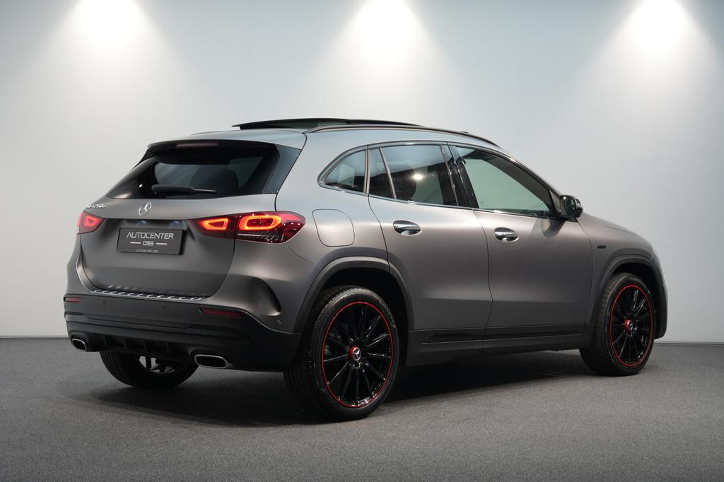 Mercedes-Benz GLA 250 e AMG EDITION 1 ✅ PANO ✅ 360 CAM, Auto's, Mercedes-Benz, 12 maanden, Zwart, Bedrijf, Hybride Elektrisch/Benzine