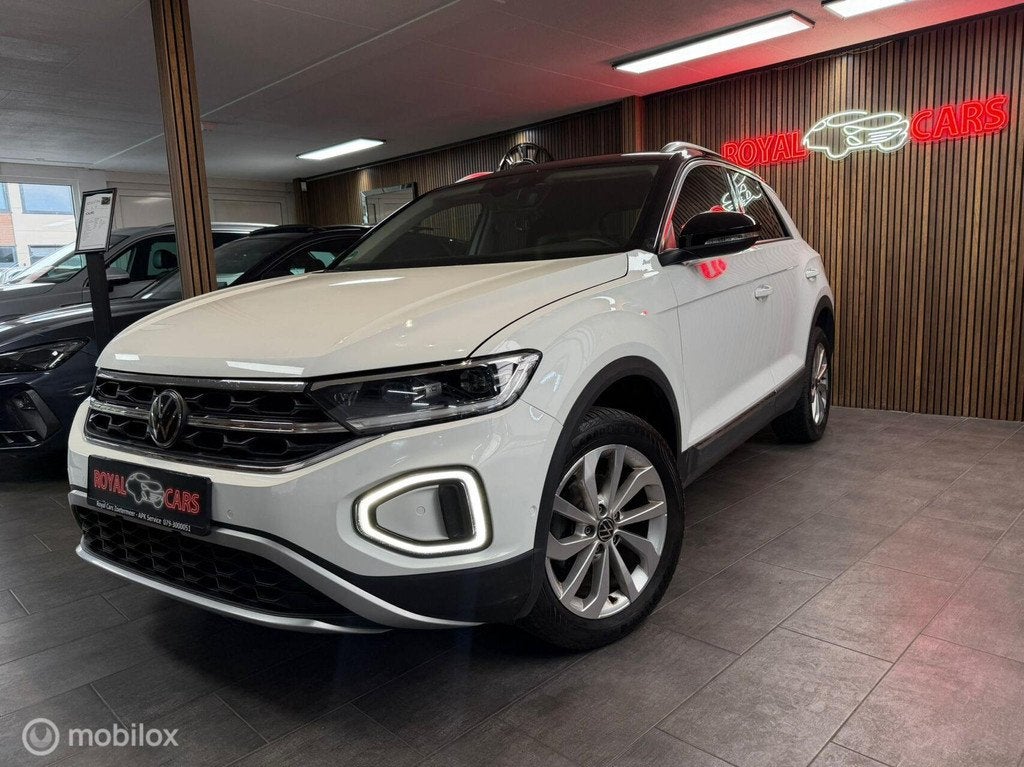 Volkswagen T-Roc 1.5 TSI Style / Acc / Virtual / Lane As, 1258 kg, 4 cilinders, 150 pk, Wit