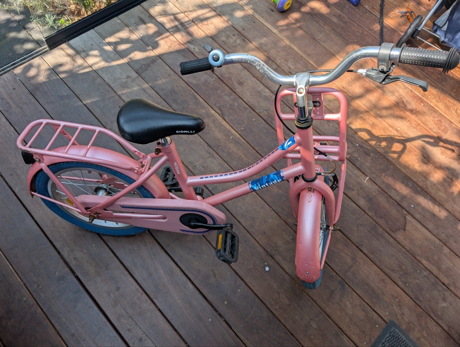 Roze meisjesfiets 16 inch met voordrager en terugtraprem, Fietsen en Brommers, Fietsen | Meisjes, Ophalen, Terugtraprem, Gebruikt