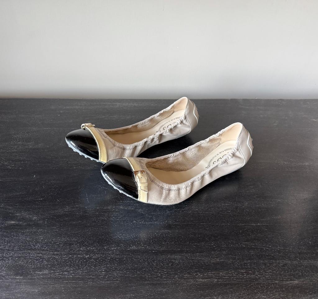 TOD'S leren ballerina's; kleur clay/zwart lakleer; maat 41, Overige kleuren, Nieuw, Tod's, Ballerina's