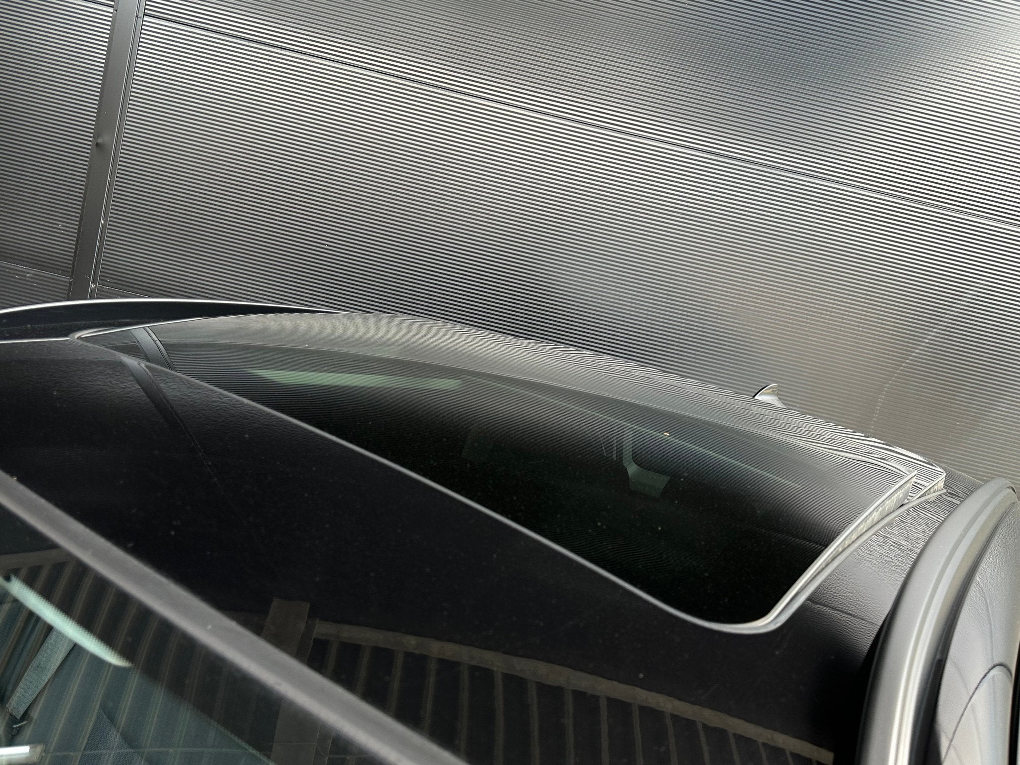 BMW 3 Serie 320i LCI PANODAK Clima Navi YOUNGTIMER Cruise Xe, 1490 kg, 4 cilinders, 4 stoelen, Zwart