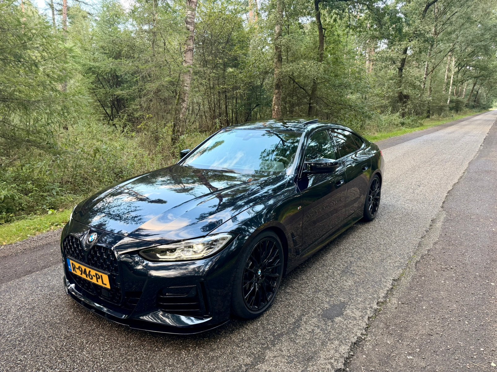 BMW 4-Serie Gran Coupé M440i Xdrive Aut 2022 Zwart, Auto's, Automaat, Lichtsensor, 1800 kg, 1800 kg