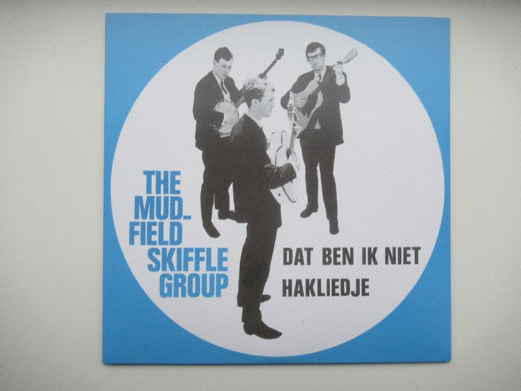 THE MUDFIELD SKIFFLE GROUP # HAK LIEDJE / DAT BEN IK NIET, 7 inch, Ophalen of Verzenden, Fotohoes, Levenslied of Smartlap