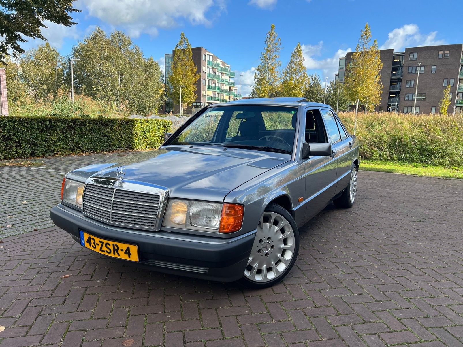 Mercedes-Benz 190E 2.0 AUT 1993 SHOWROOMSTAAT, Automaat, Elektrische ramen, 4 cilinders, 1210 kg