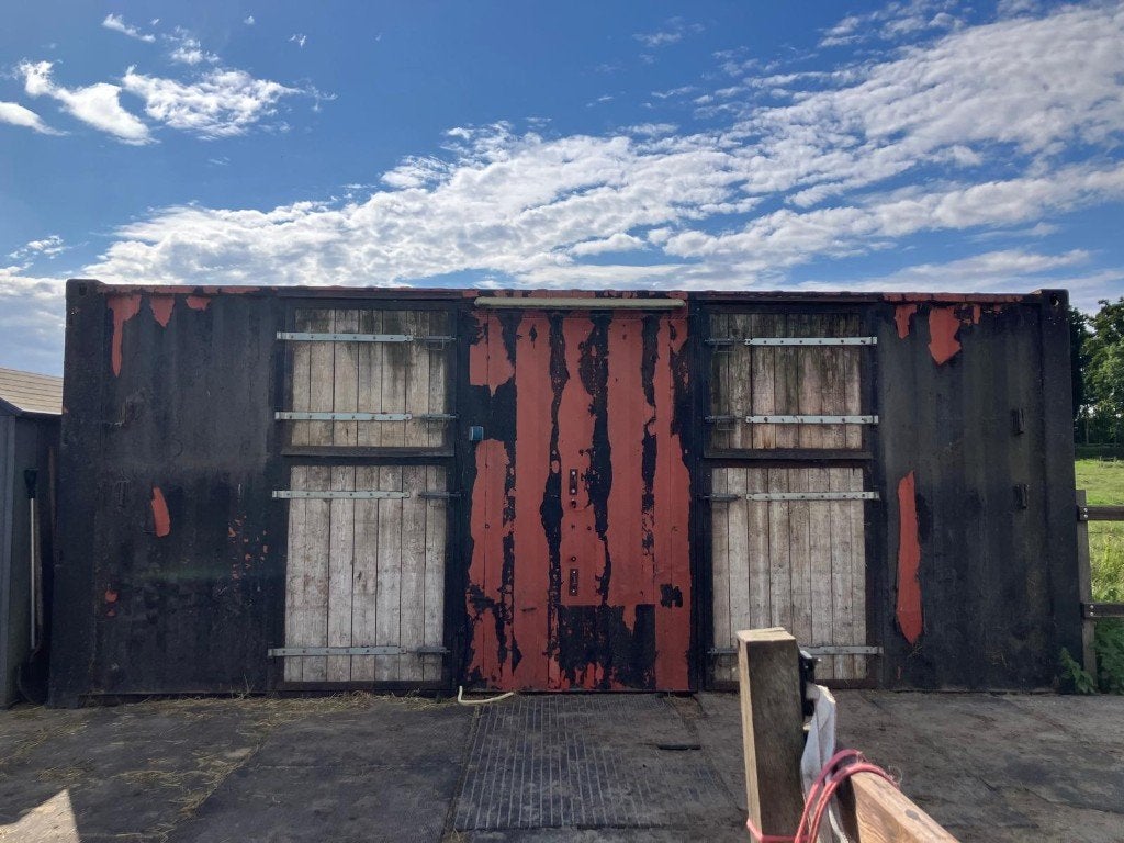 Paardenstal container goede staat, Opfok, 2 of 3 paarden of pony's