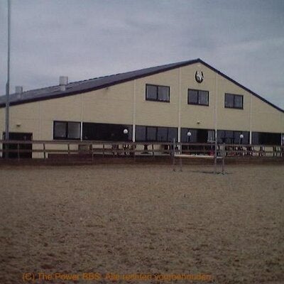 2 LUIK BOXEN BESCHIKBAAR BIJ MANEGE BENTWOUD VANAF 1 AUG, Dieren en Toebehoren, Stalling en Weidegang, Weidegang, 2 of 3 paarden of pony's