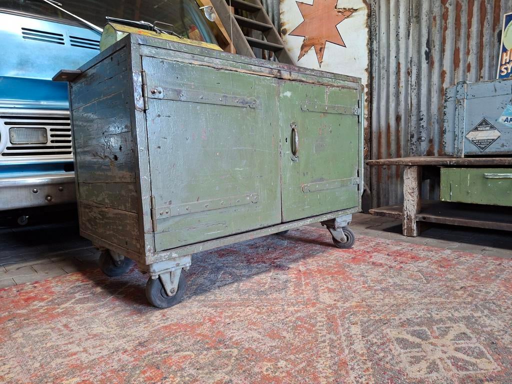 Vintage Legergroene Mobiele Werkbank met Opbergruimte, Doe-het-zelf en Verbouw, Werkbanken, Gebruikt, 70 tot 120 cm, Ophalen