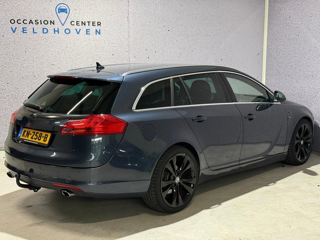 Opel Insignia Sports Tourer 2.0 T Cosmo 4x4 // TREKHAAK // L, Auto's, Opel, Automaat, Zwart, 4 cilinders, Parkeersensor