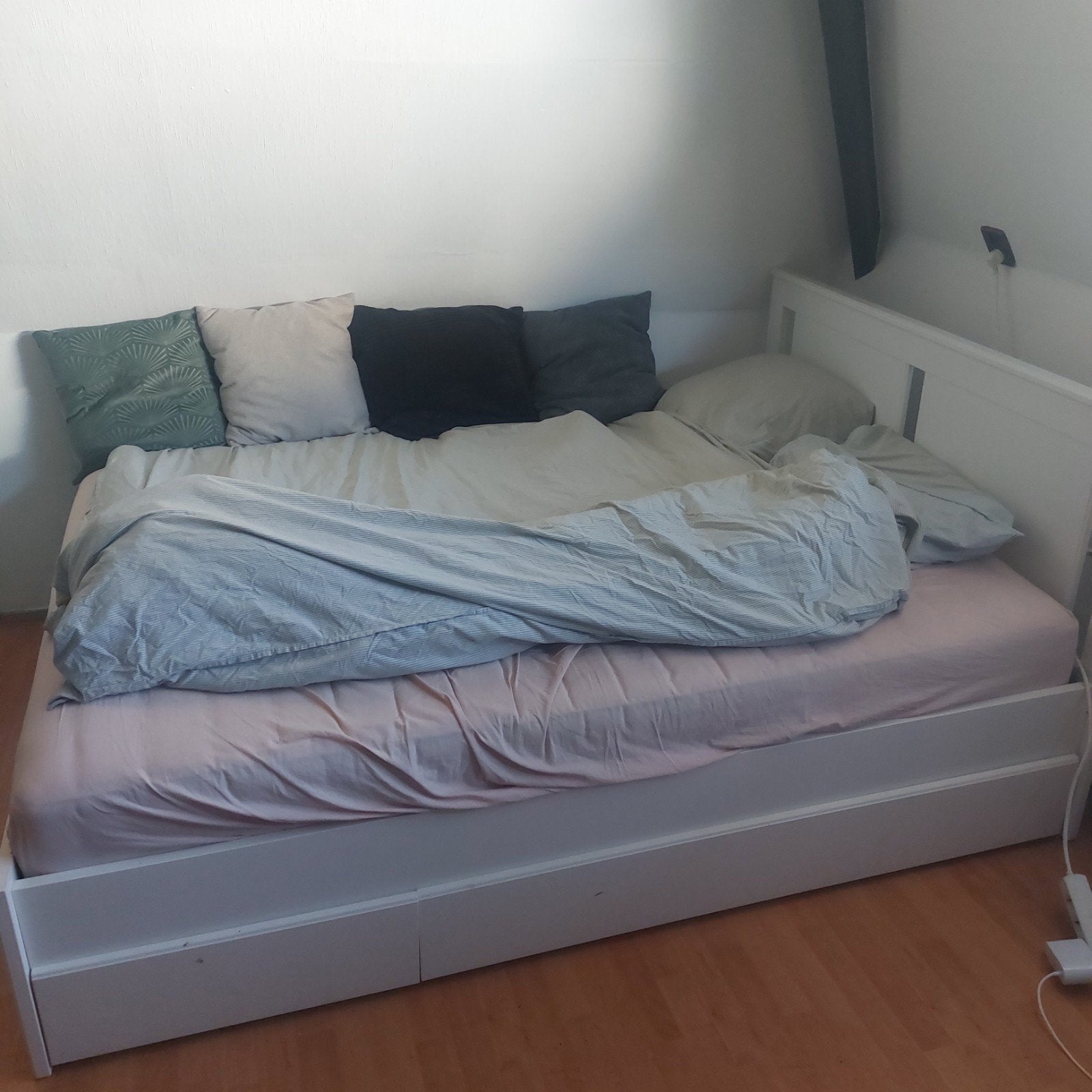 Mooi IKEA bed met handige opberglades 140x200., Ophalen, Wit, Tweepersoons, 140 cm