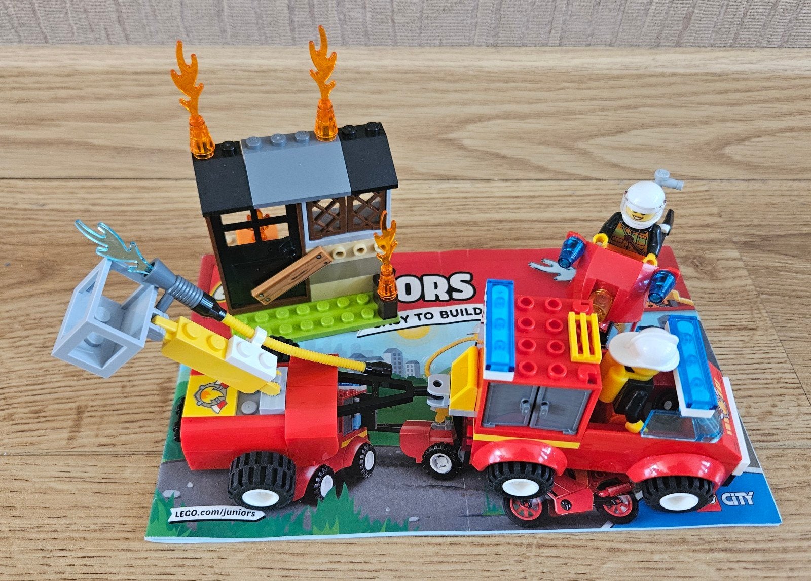 LEGO CITY JUNIORS 10740 BRANDWEER, Kinderen en Baby's, Speelgoed | Duplo en Lego, Ophalen of Verzenden, Zo goed als nieuw, Complete set