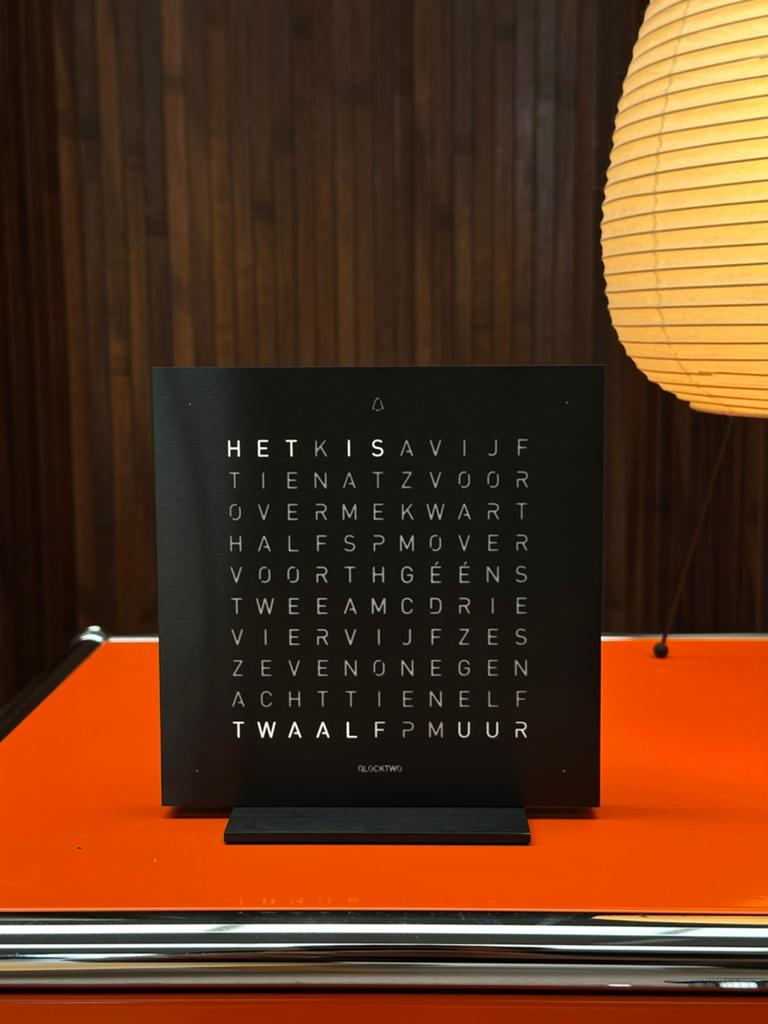 Qlocktwo “Touch” (Deep Black), Ophalen of Verzenden, Zo goed als nieuw