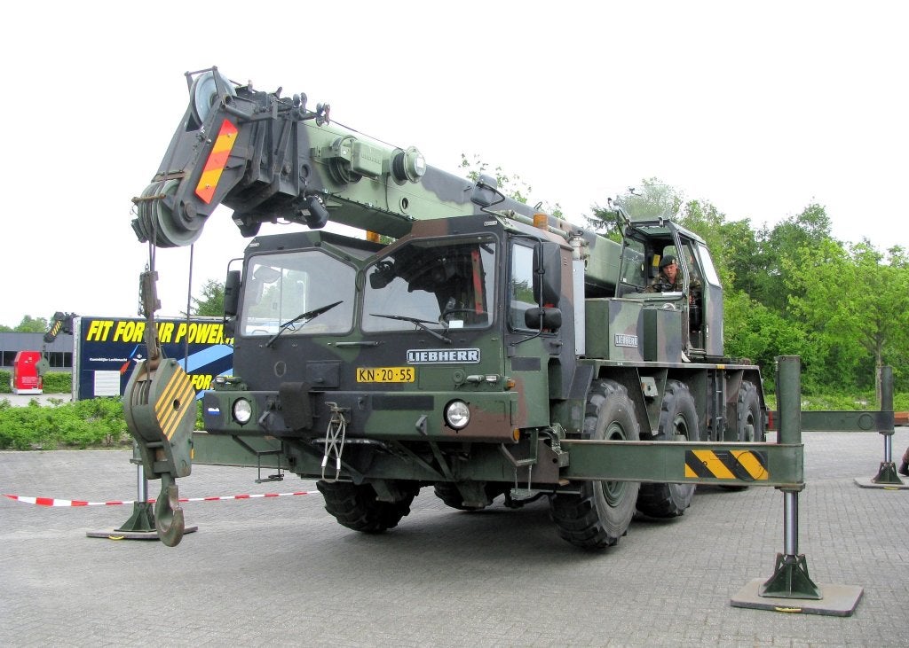 H-484,Bouwdoos 1:35 Liebherr FKM koninklijke landmacht, Overige merken, 1:32 tot 1:50, Overige typen, Nieuw