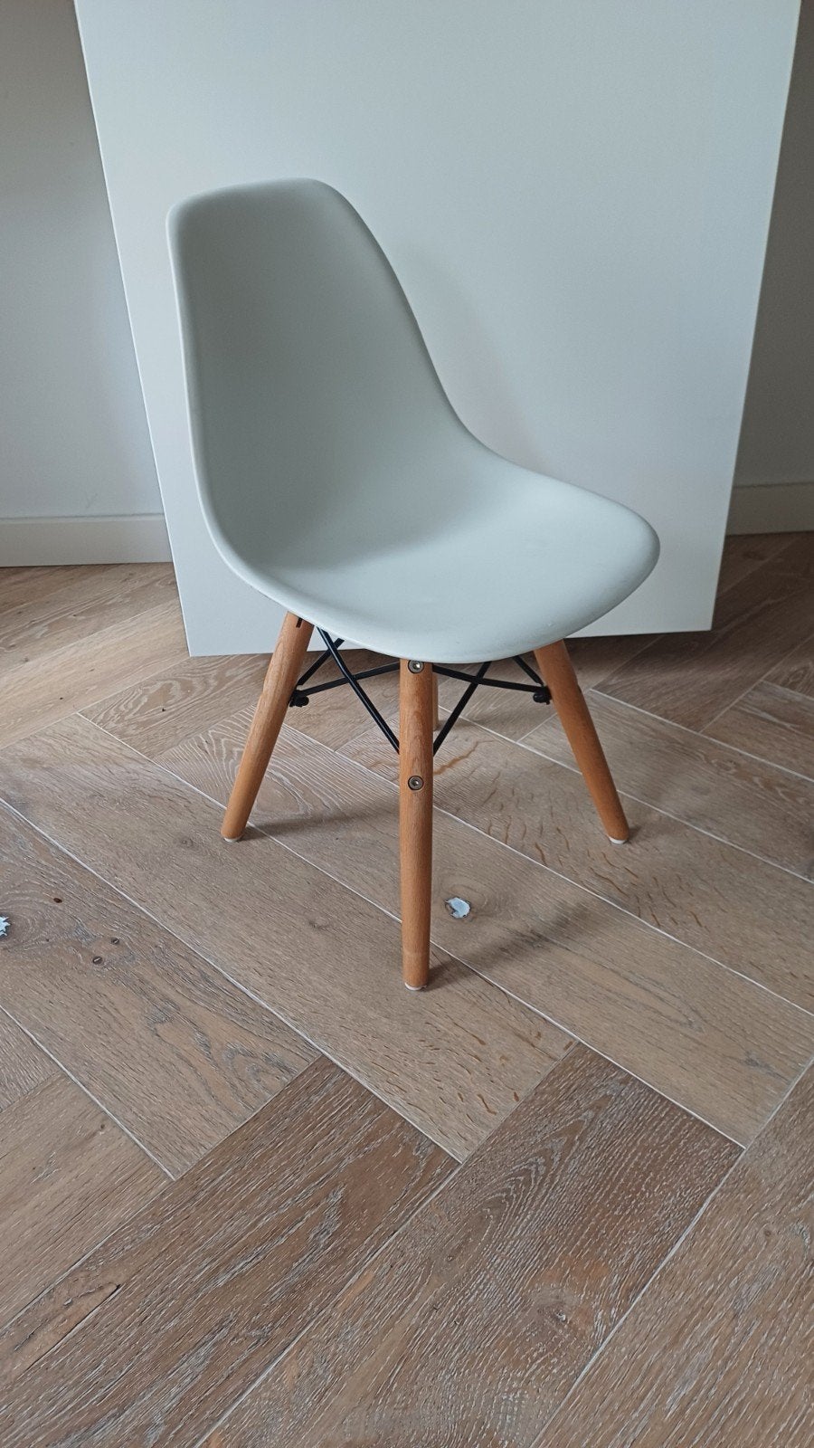 Kinderstoel Eames-stijl stoel - wit met houten, Modern, Scandinavisch, Eames-stijl, Gebruikt, Hout, Ophalen of Verzenden