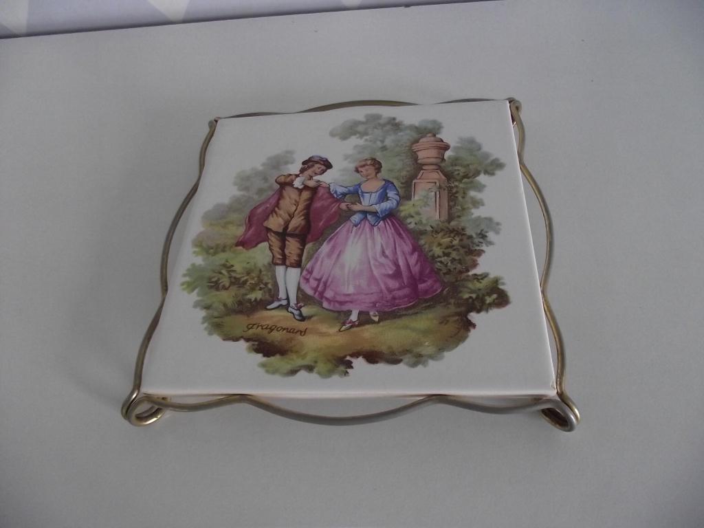 vintage Fragonard Limoges tegel onderzetter 18 x 18 cm 1970, Huis en Inrichting, Woonaccessoires | Onderzetters, Steen/keramiek