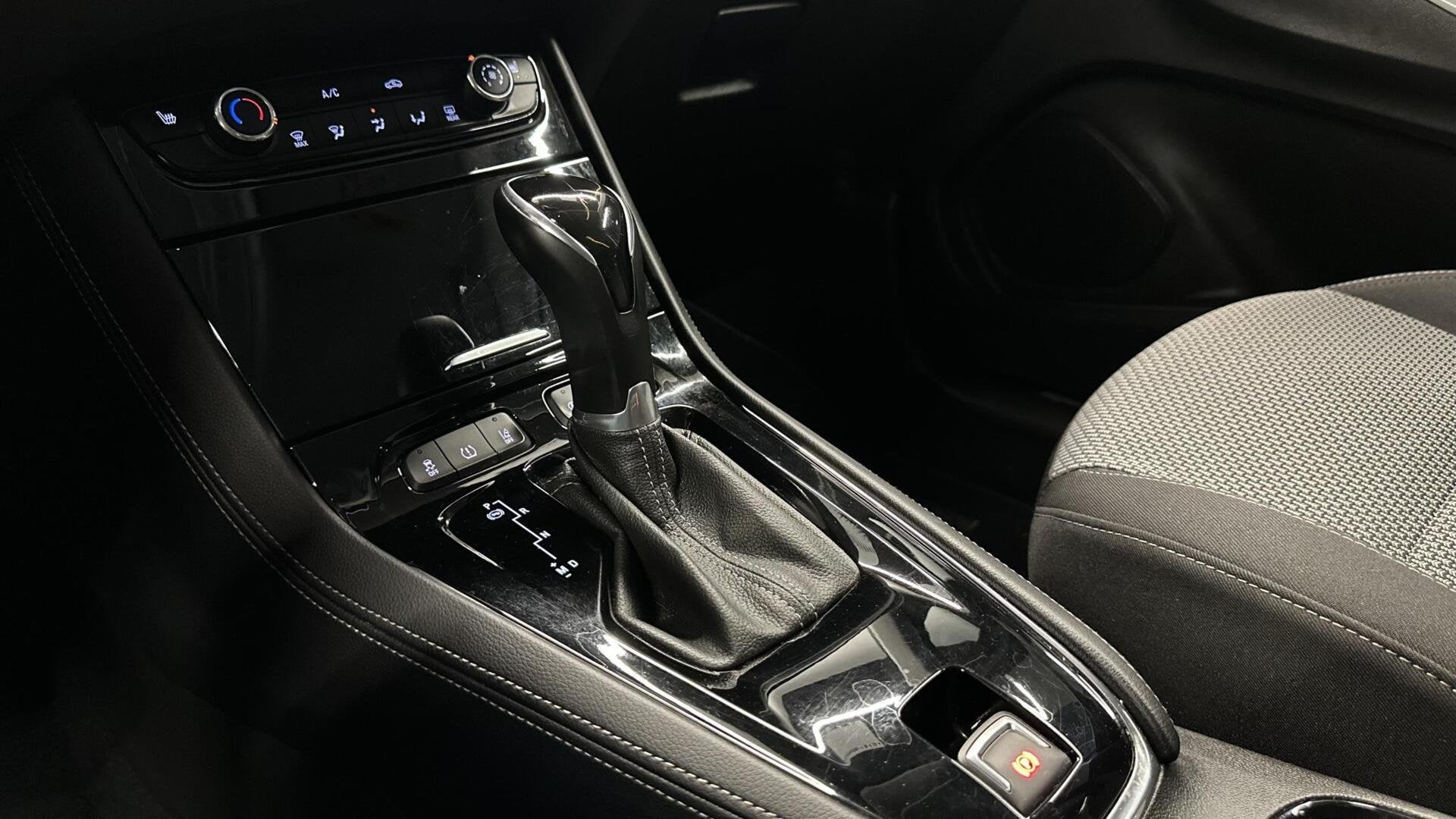 Foto 45 van Opel Grandland X 1.2 Turbo Innovation AUTOMAAT STOELVER CRUI