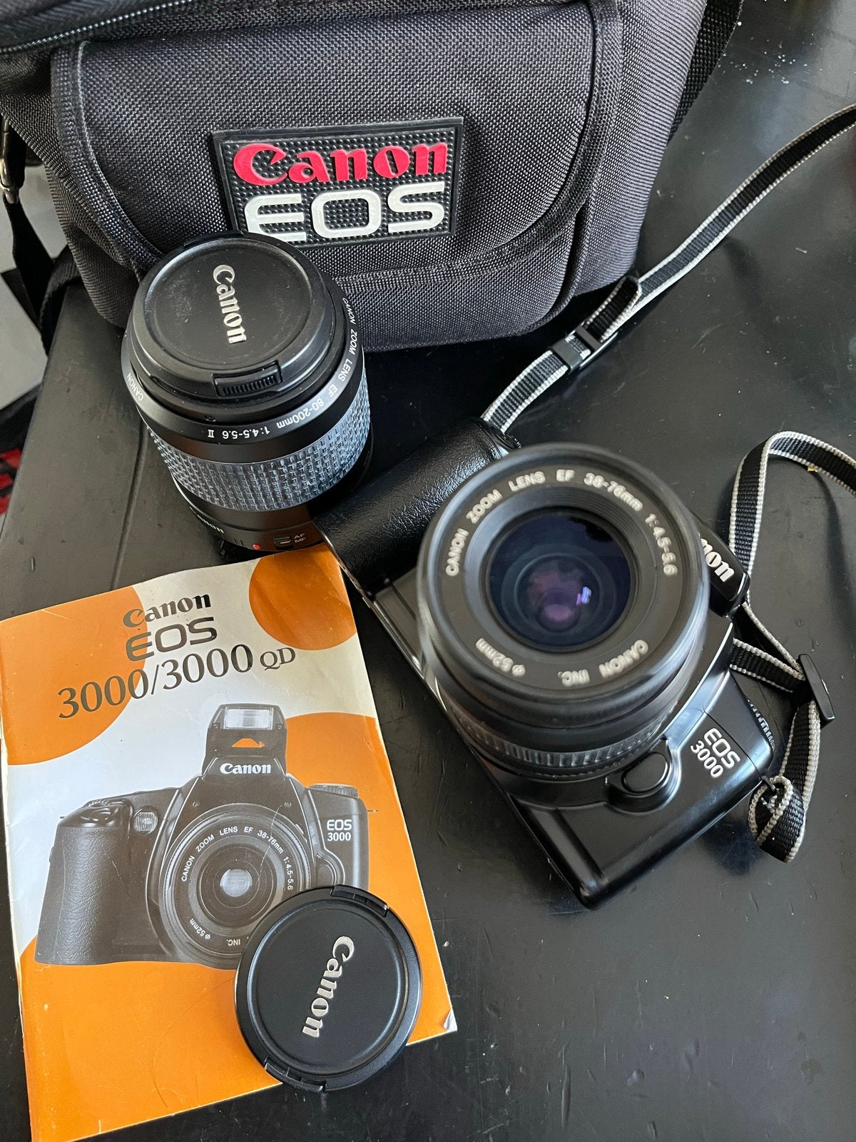Canon EOS 3000 Spiegelreflexcamera met 2 lenzen en tas, Ophalen of Verzenden, Gebruikt, Spiegelreflex, Canon