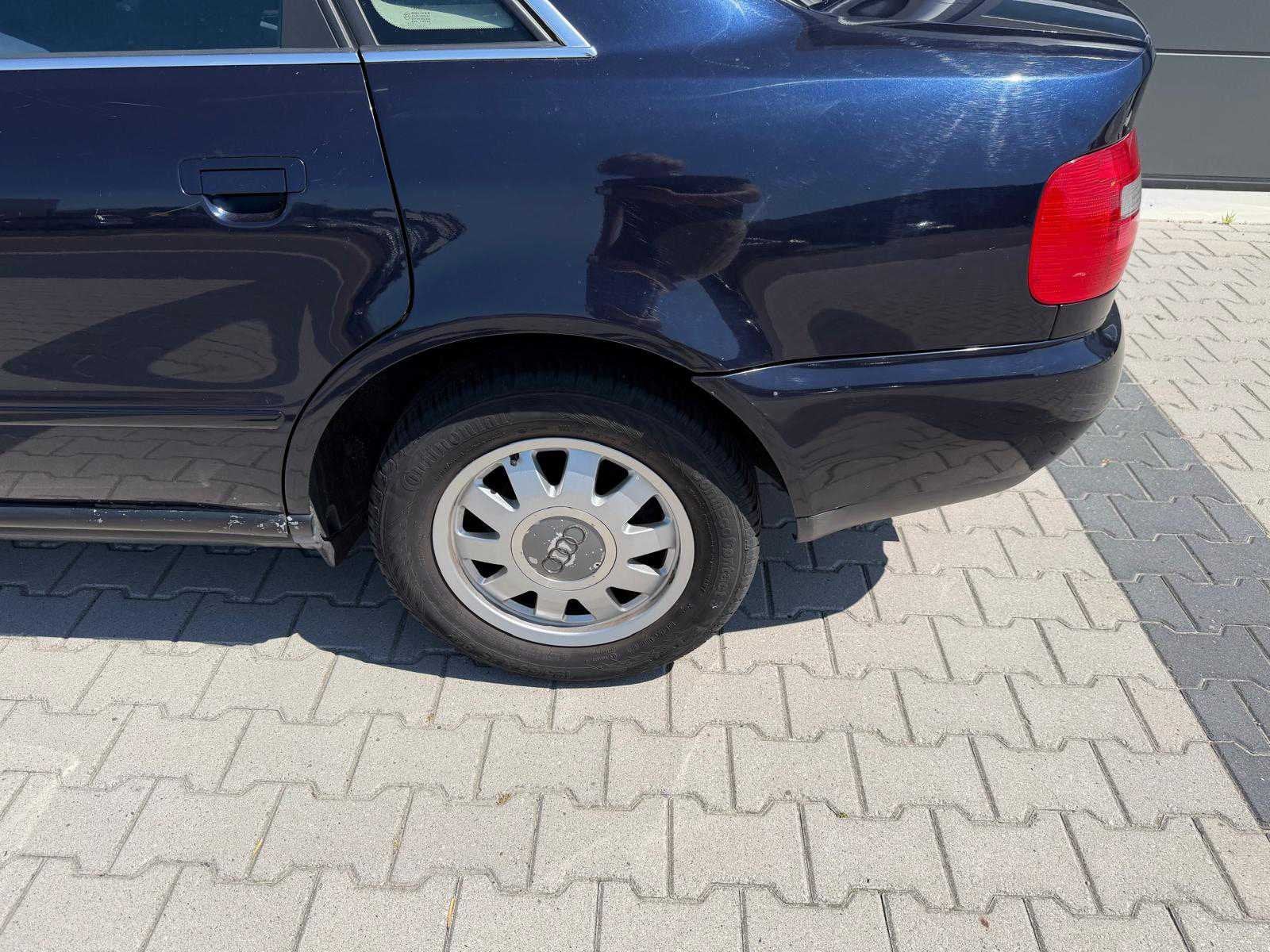 Audi - A4 Limousine - 1.6 Advance - automaat - Personenauto, Auto's, 101 pk, Gebruikt, 4 cilinders, Blauw
