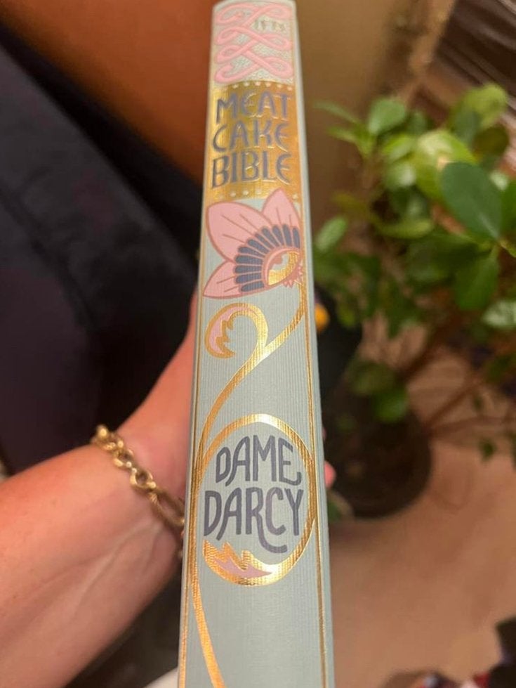Dame Darcy The Meat Cake Bible Hardcover signed by D Darcy, Verzenden, Nieuw, Achtergrond en Informatie