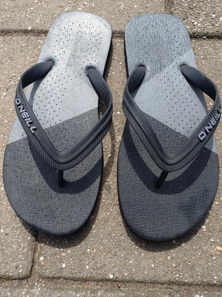O'Neill slippers maat 41/42 - Grijs/Zwart, Kleding | Heren, Slippers, Overige kleuren, O'Neill, Ophalen of Verzenden