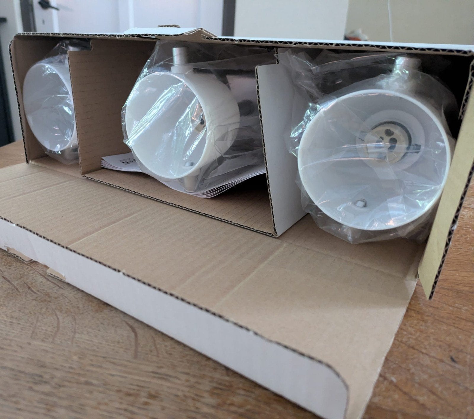 IKEA SVIRVEL Plafondspot met 3 spots - Nieuw in doos, GU10, Nieuw, Verstelbaar, Ophalen of Verzenden
