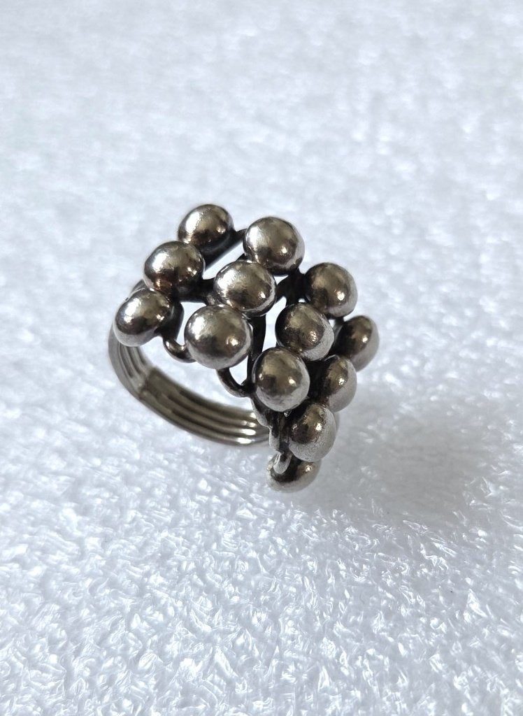 Maat 17 - Zilveren (925) DESIGN ring met BALLETJES, Ophalen, Zo goed als nieuw, 17 tot 18, Dame