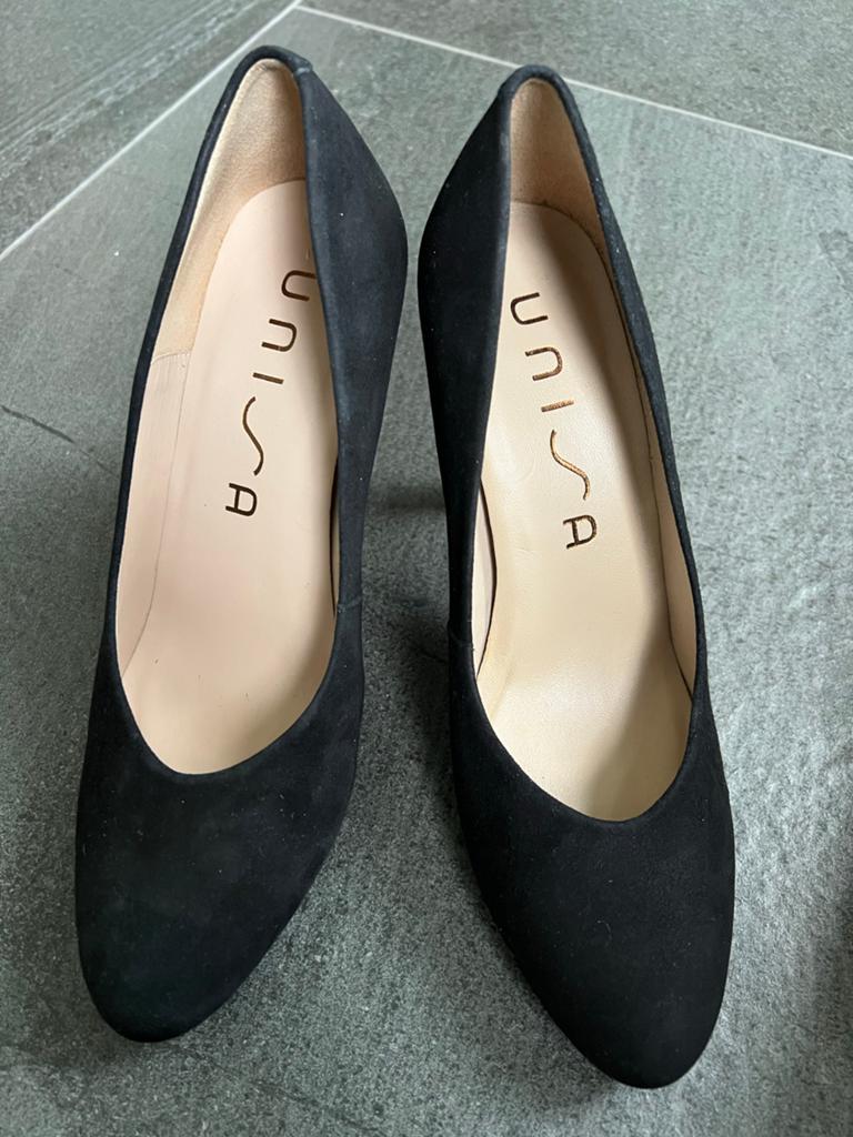 Unisa zwarte suède pumps - Maat 38, Dieren en Toebehoren, Paarden en Pony's | Overige Paardenspullen, Ophalen of Verzenden, Nieuw