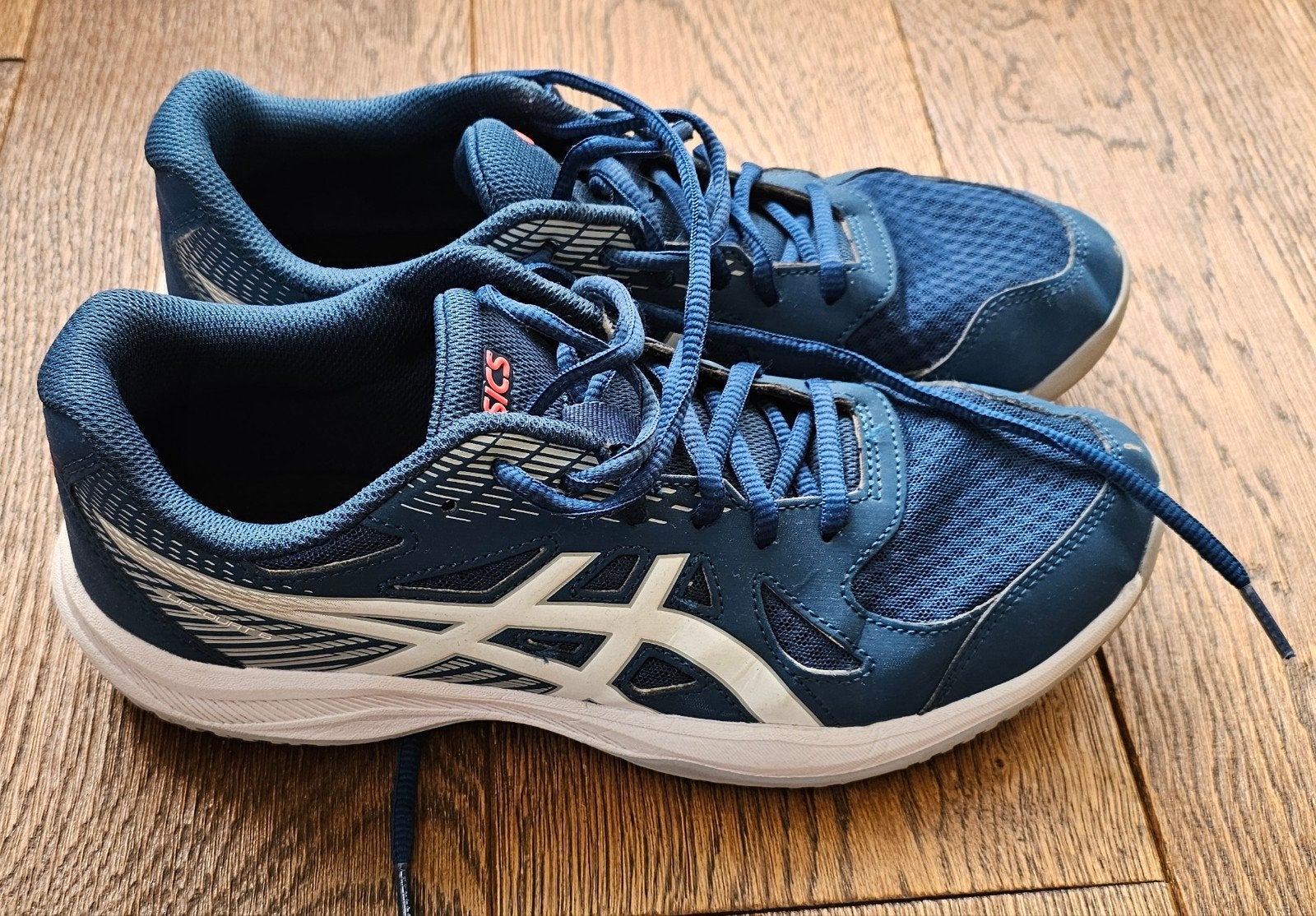 Zaalschoenen Asics upcourt 6 maat 42.5, Ophalen of Verzenden