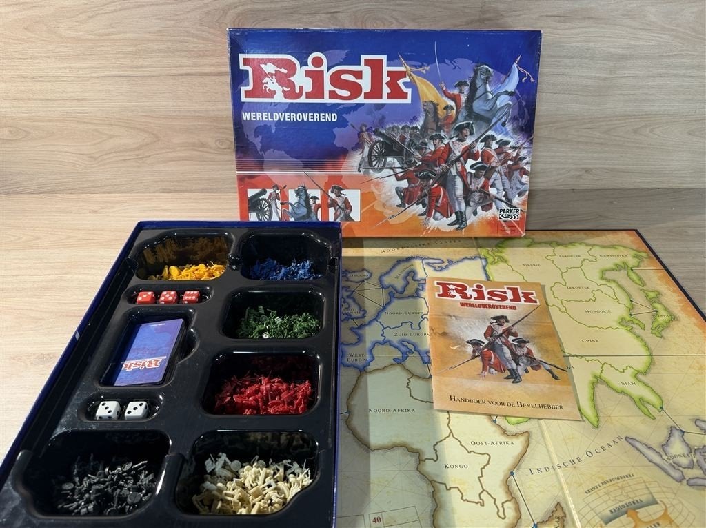 Risk wereldveroverend - s6737, Hobby en Vrije tijd, Gezelschapsspellen | Bordspellen, Verzenden, Zo goed als nieuw