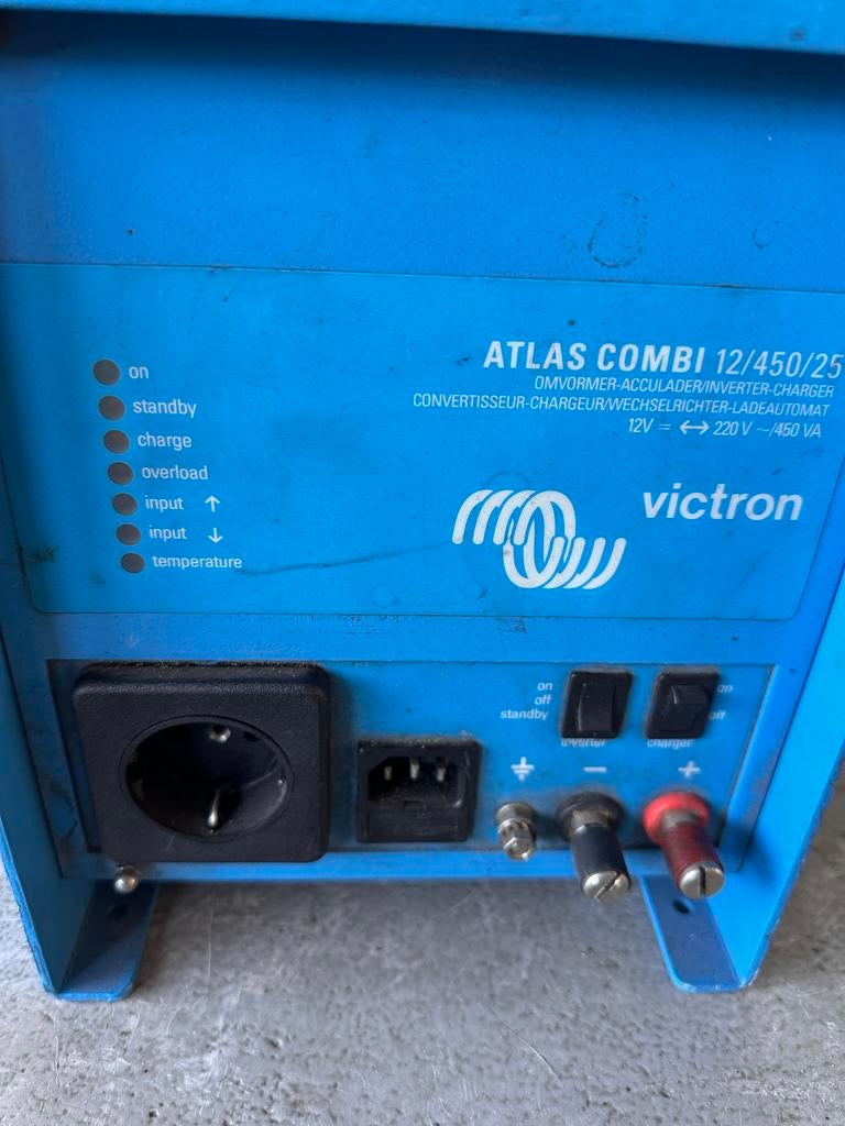 Victron Atlas Combi 12/450/25 Omvormer/Acculader, Verzenden, Gebruikt