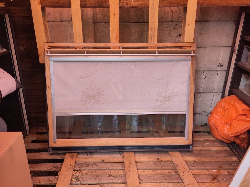T. E. A. B. Groot dakraam met rolgordijn Velux GGL U04 3059, Ophalen, Gebruikt, 80 tot 120 cm, Dubbelglas