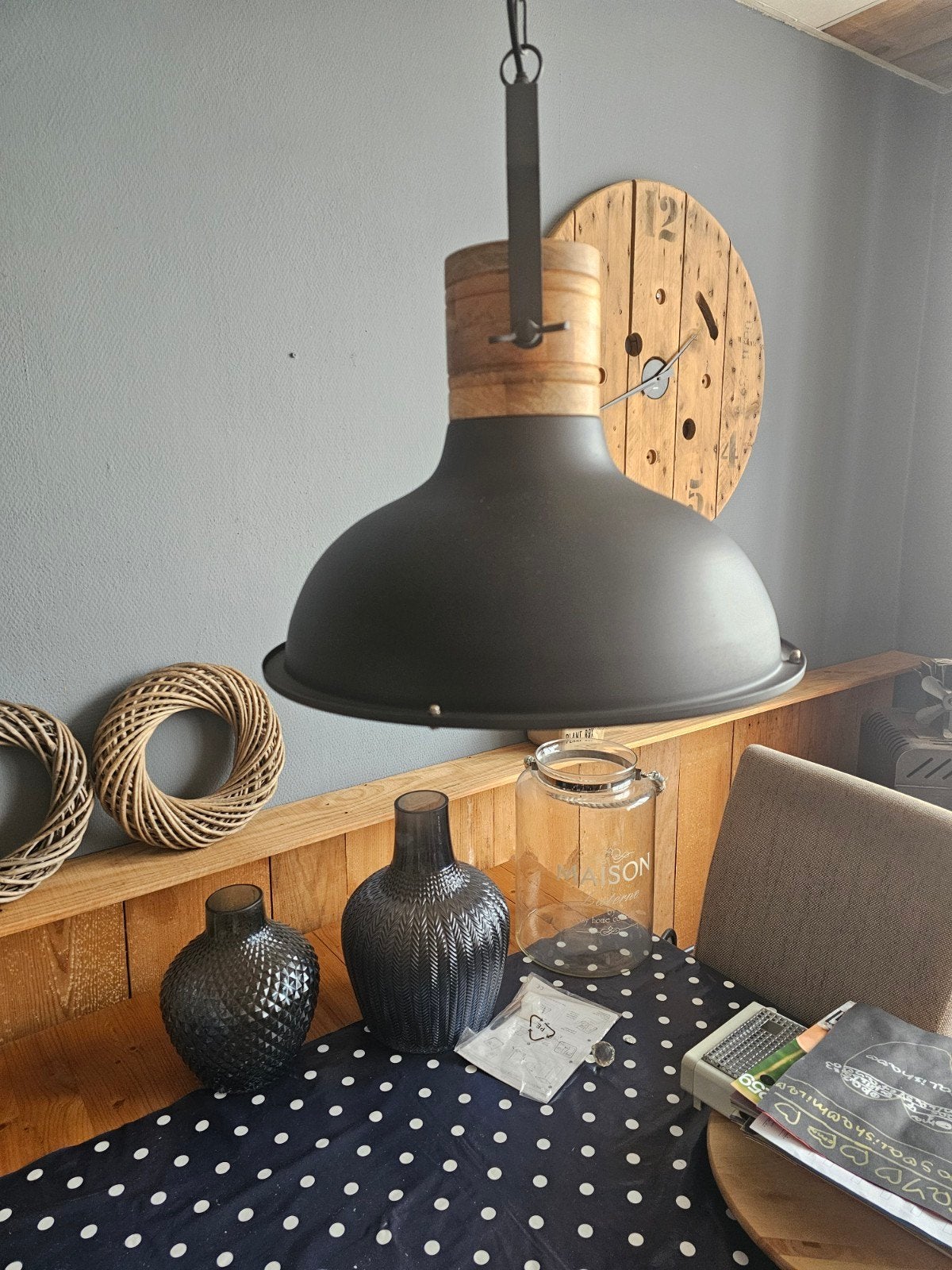 Industriële hanglamp met houten accenten, Gebruikt, Ophalen of Verzenden, 75 cm of meer, Industrieel