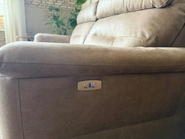 Foto 7 van Nieuwe elektrische bank en fauteuil Goossens UNIEKE KANS