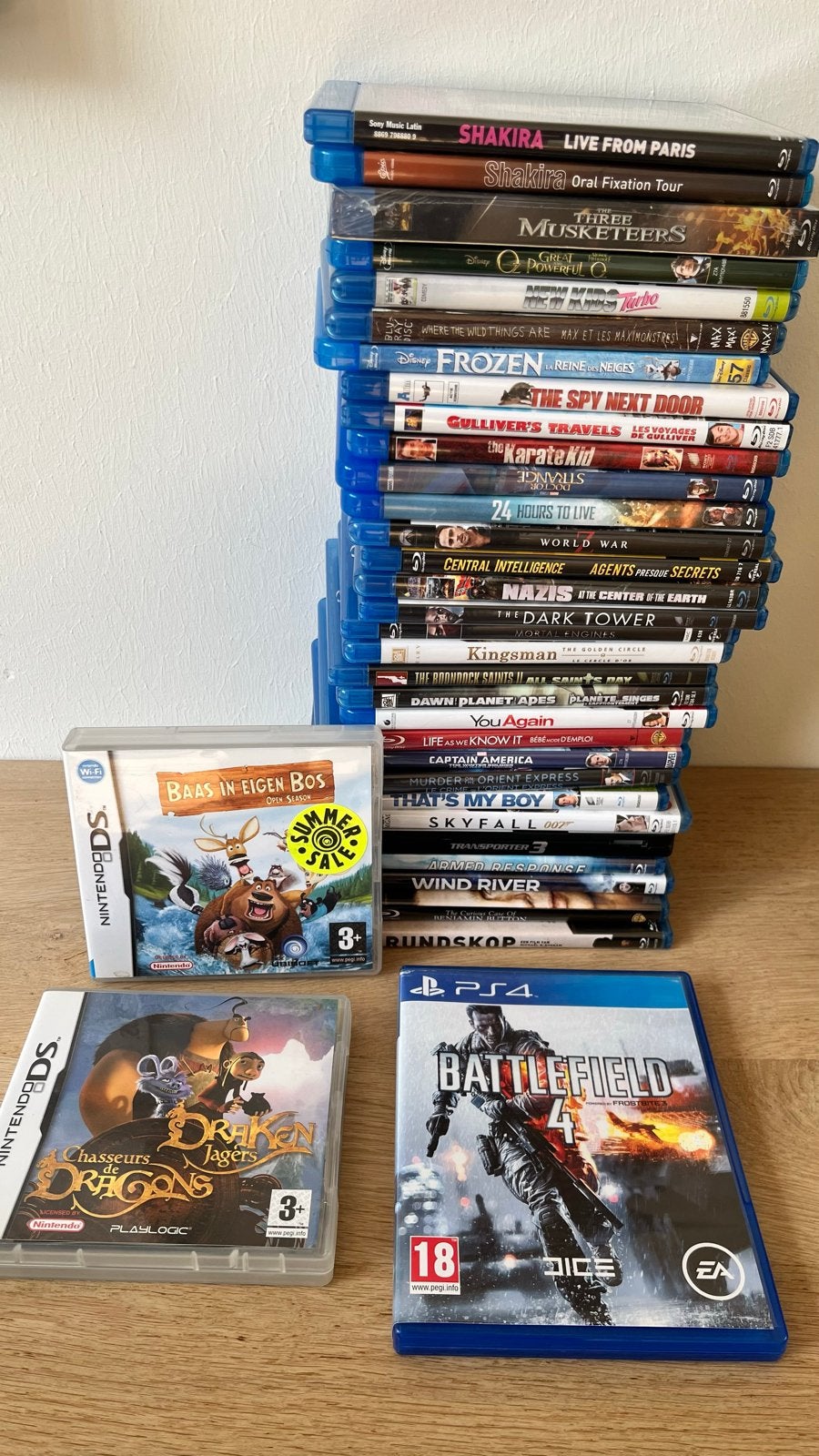 Grote collectie Blu-rays, Nintendo DS en PS4 games, Overige kleuren, Ophalen of Verzenden, Nvt, Nvt