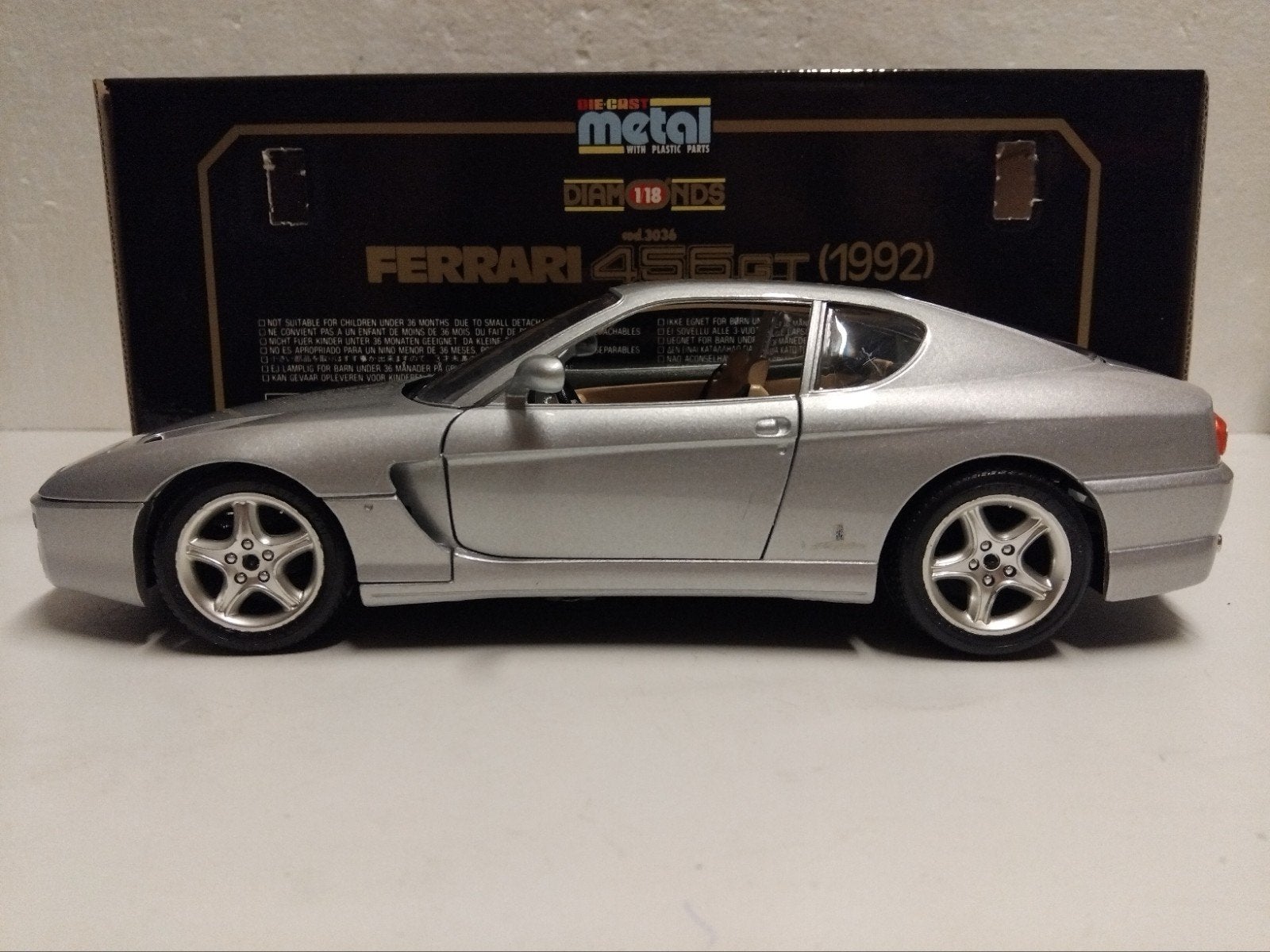 Ferrari 456 GT 2+2 zilvergrijs 1982 Bburago metal 1:18 KRD, Ophalen of Verzenden, Zo goed als nieuw, Auto, Overige merken