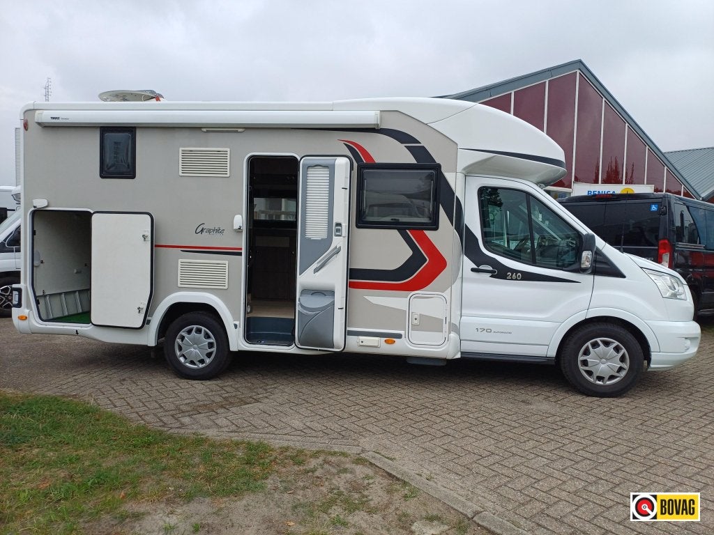 Challenger Graphite 260 Aut. Face2Face, Caravans en Kamperen, Automaat, Ringverwarming, Luifel, Ford
