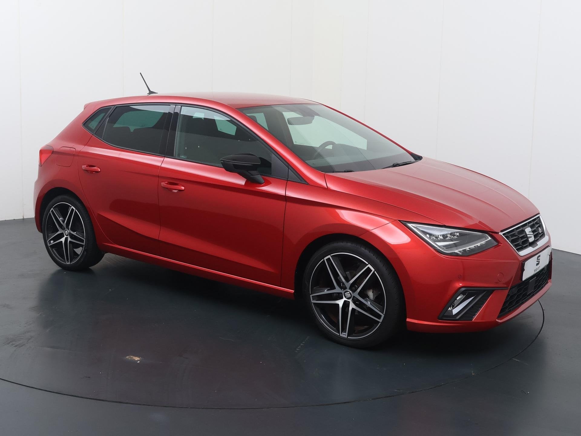 SEAT Ibiza 1.0 TSI FR Business Intense | 95 PK | Achteruitri, Voorwielaandrijving, 12 maanden, Stof, Euro 6