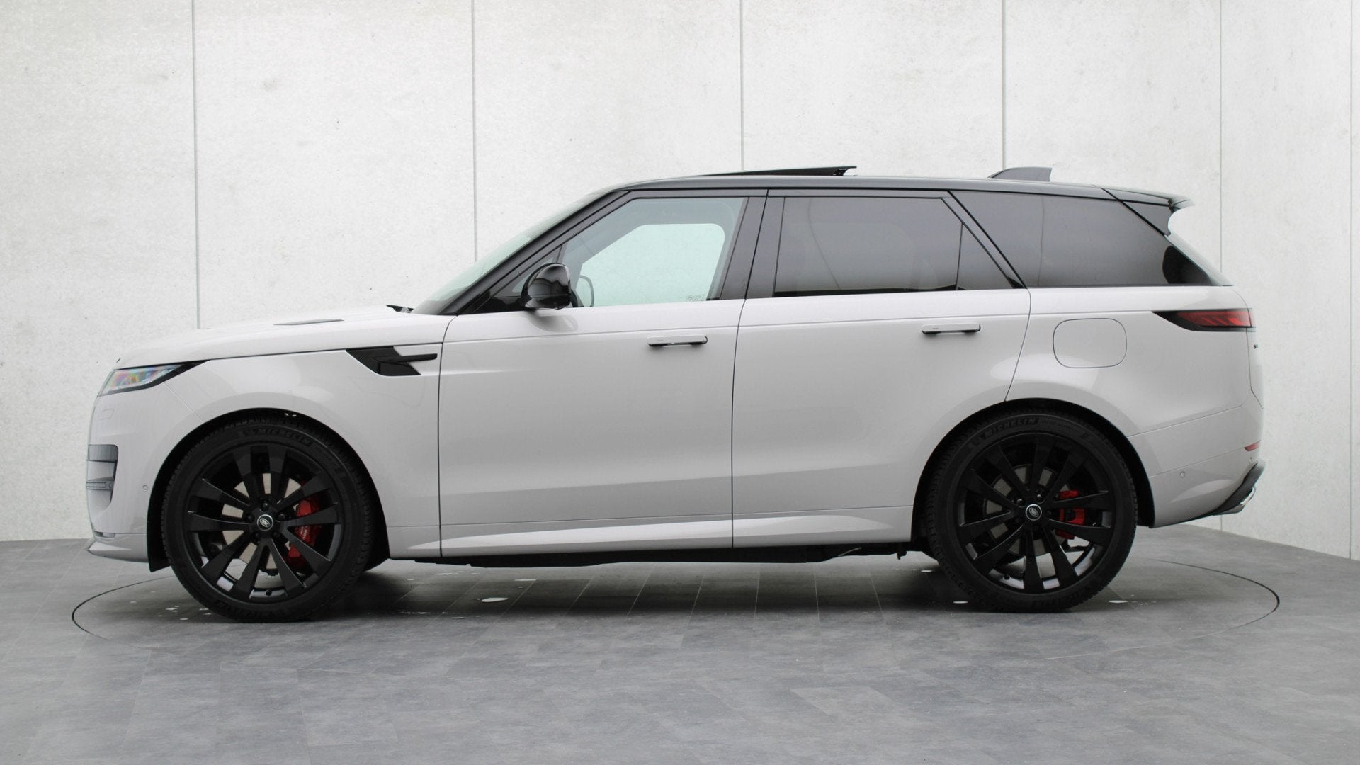 Land Rover Range Rover Sport P460e Dynamic HSE | Meridian 3D, 12 maanden, Zwart, 3000 kg, 2996 cc