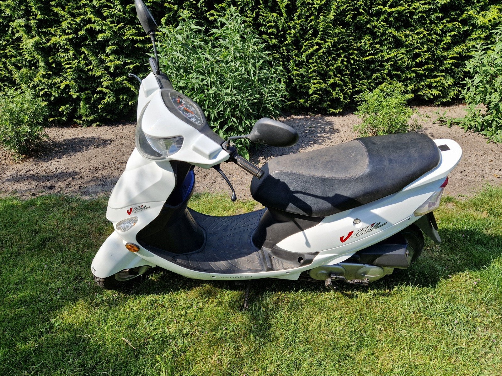 Peugeot V-Clic Scooter - Wit, Goed Onderhouden, Fietsen en Brommers, Scooters | Peugeot, Ophalen, Gebruikt, Overige modellen, Maximaal 45 km/u