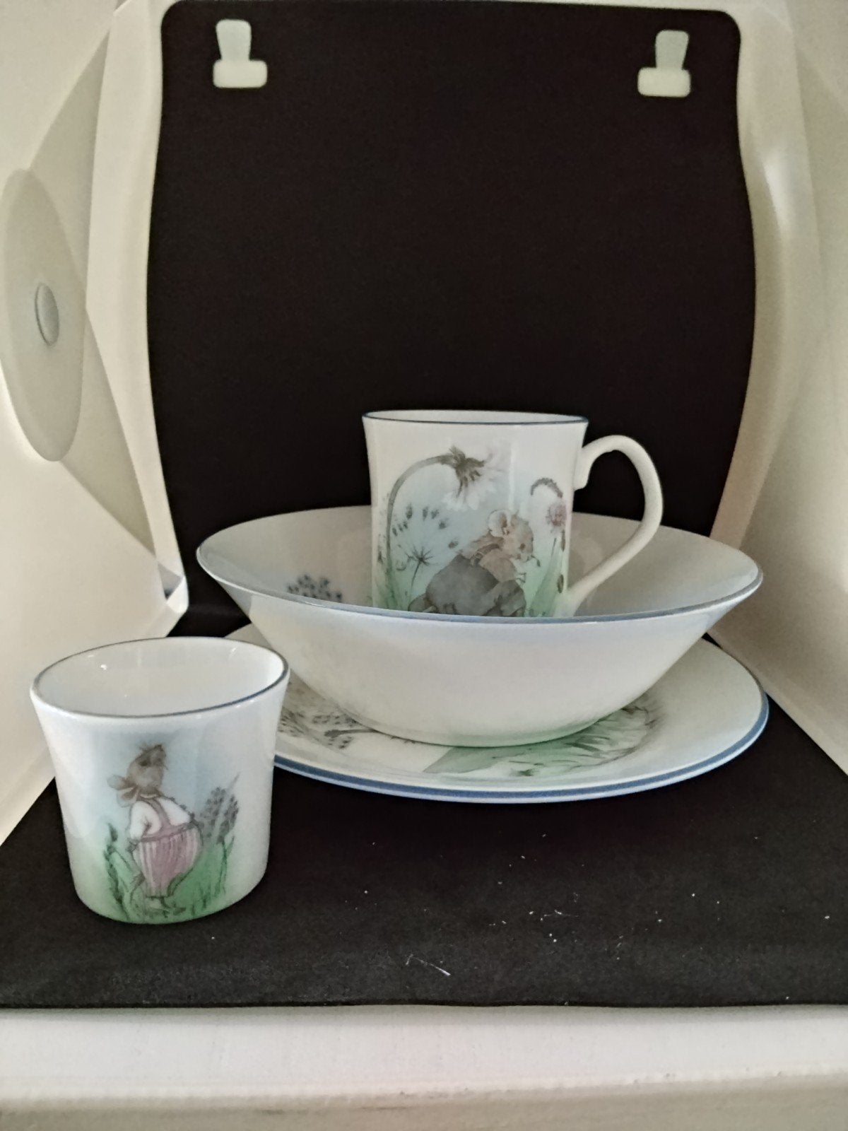 Elizabethan Mr Mouse servies set - 4 delig, Ophalen of Verzenden, Zo goed als nieuw