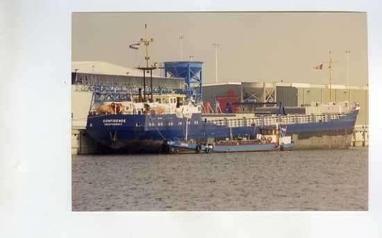 scheepvaart-foto-confidence-grafhorst, Ophalen of Verzenden, Zo goed als nieuw, Motorboot, Boek of Tijdschrift