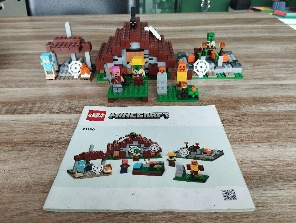 Lego Minecraft 21190 Het verlaten dorp, Kinderen en Baby's, Speelgoed | Duplo en Lego, Zo goed als nieuw, Lego, Ophalen of Verzenden