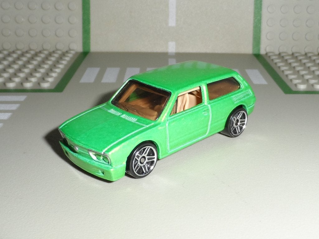 Hot Wheels - Volkswagen Brasilia - 1:64, Ophalen of Verzenden, Zo goed als nieuw, Auto
