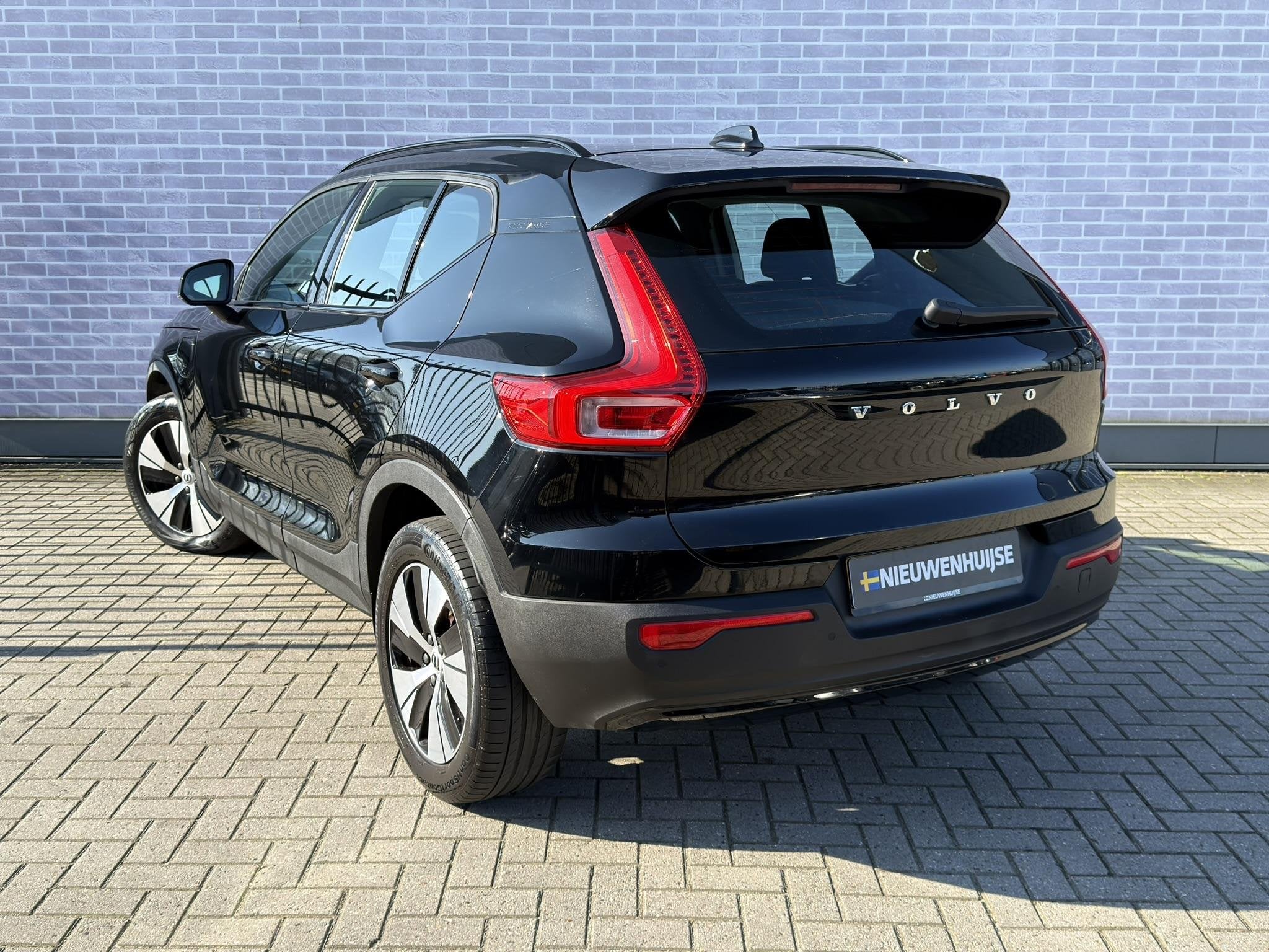 Foto 3 van Volvo XC40 T4 Recharge R-Design | Trekhaak 1800 kg | 360º C