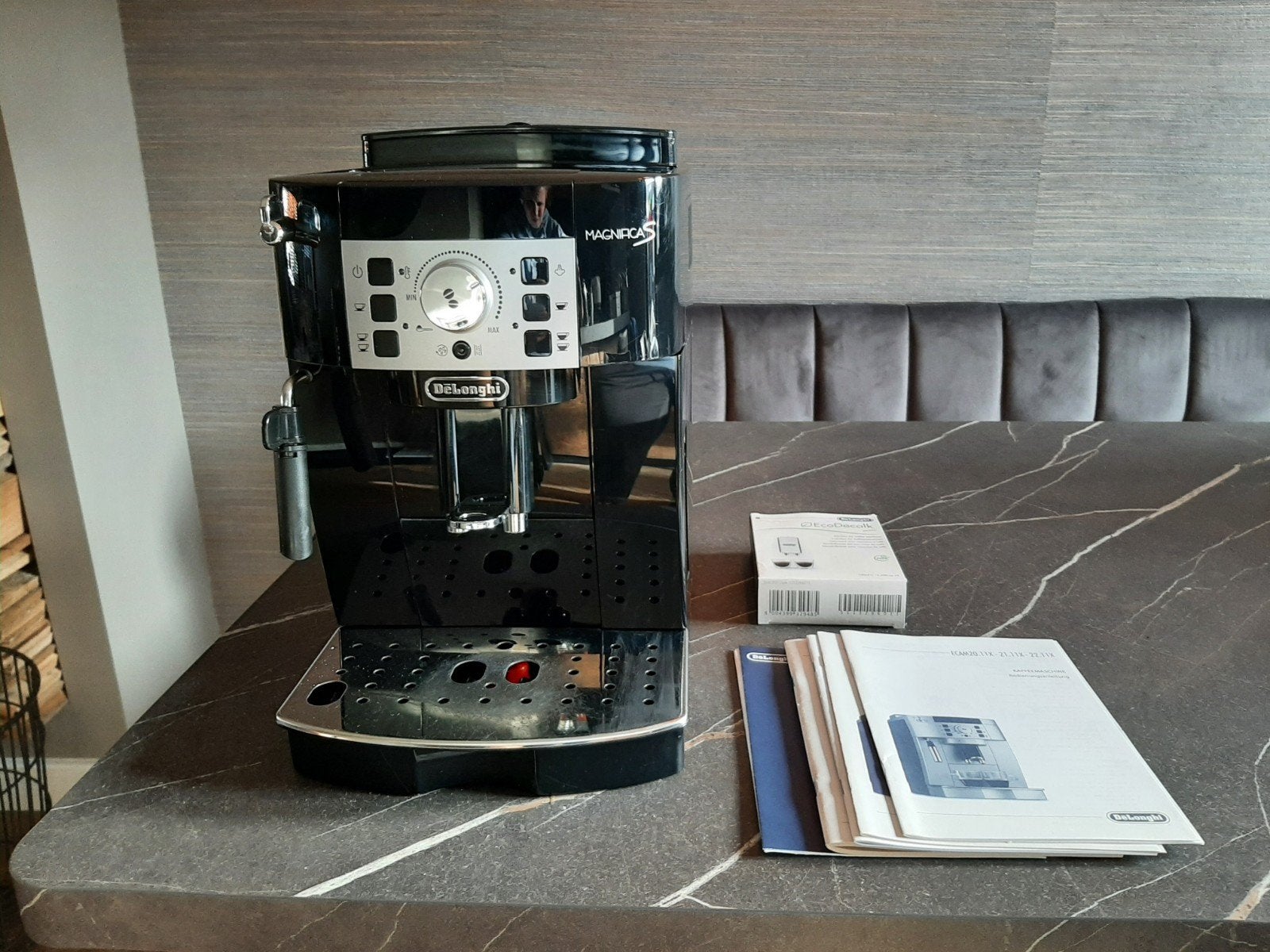 DeLonghi Magnifica S volautomatische koffiemachine, Ophalen, Gebruikt, Koffiemachine, Afneembaar waterreservoir