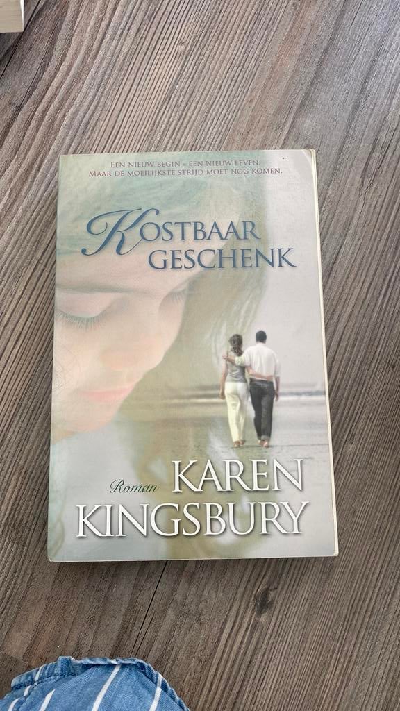 Karen Kingsbury - Kostbaar geschenk, Ophalen of Verzenden, Gelezen, Karen Kingsbury